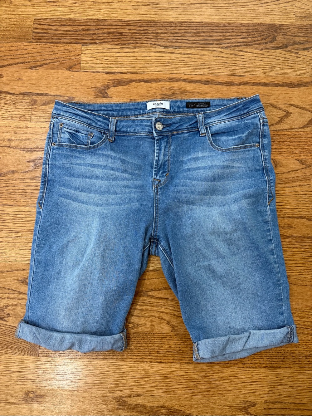 Kensie Tomboy Straight Light Blue Denim Bermuda Shorts (12)